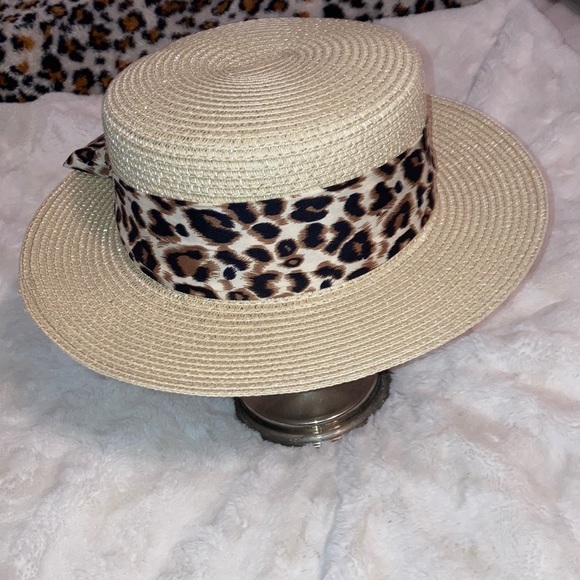 NWT π JUST IN TIME FOR SUMMER ADORABLE HAT WITH LEOPARD BOW DISCOUNT SHIPPING - Picture 1 of 8